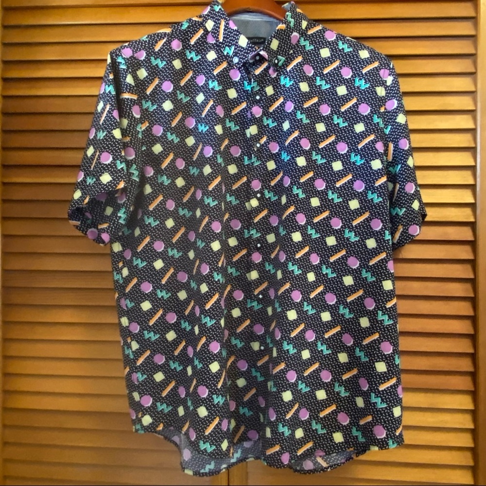 Interaffair XL Button-Up Shirt With 80s Retro Pattern on a Black Background
